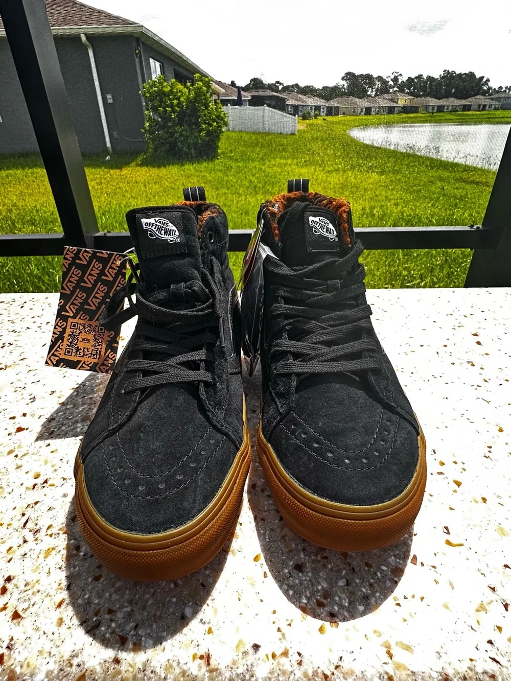 Vans Sk8-Hi MTE-1 Black/Gum high-top shoes. Men Size 9.5